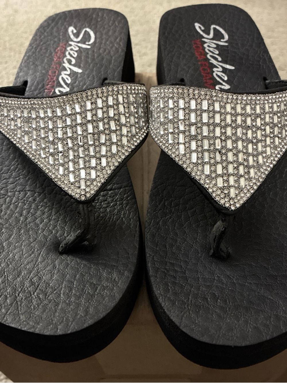 Skechers Black Crystal-Embellished Thong Sandals size 7